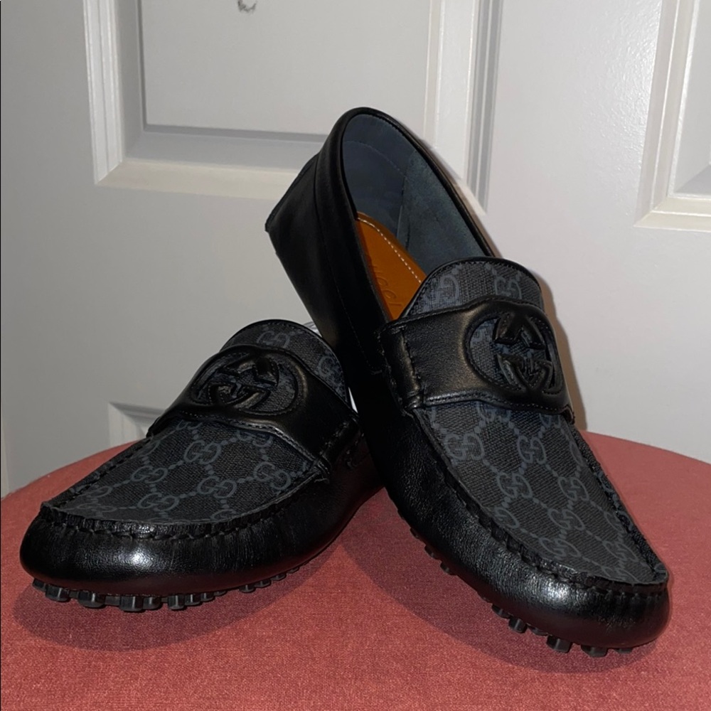 New gucci mens drivers with interlocking GG
